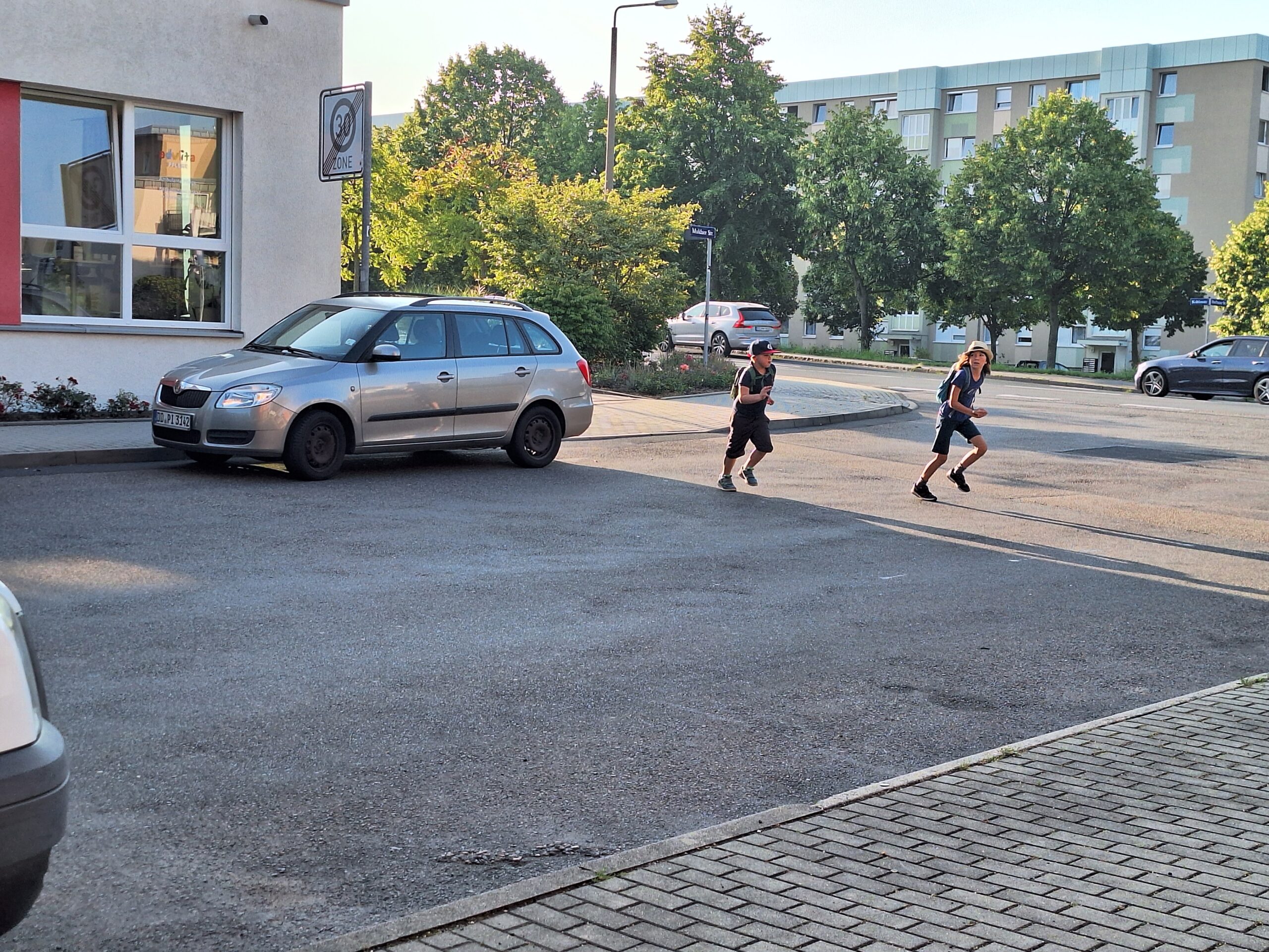 Gutachten zur Schulwegsicherheit für die UNI-Schule Höckendorfer Weg